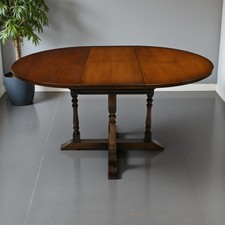 Old Charm Oak Round Dining